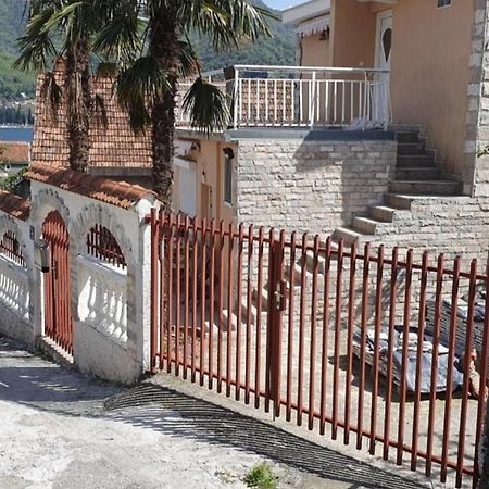 Apartment Julian Каменари Екстериор снимка